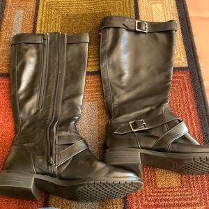 Ann Klein 2 boots  Black Size 61/2